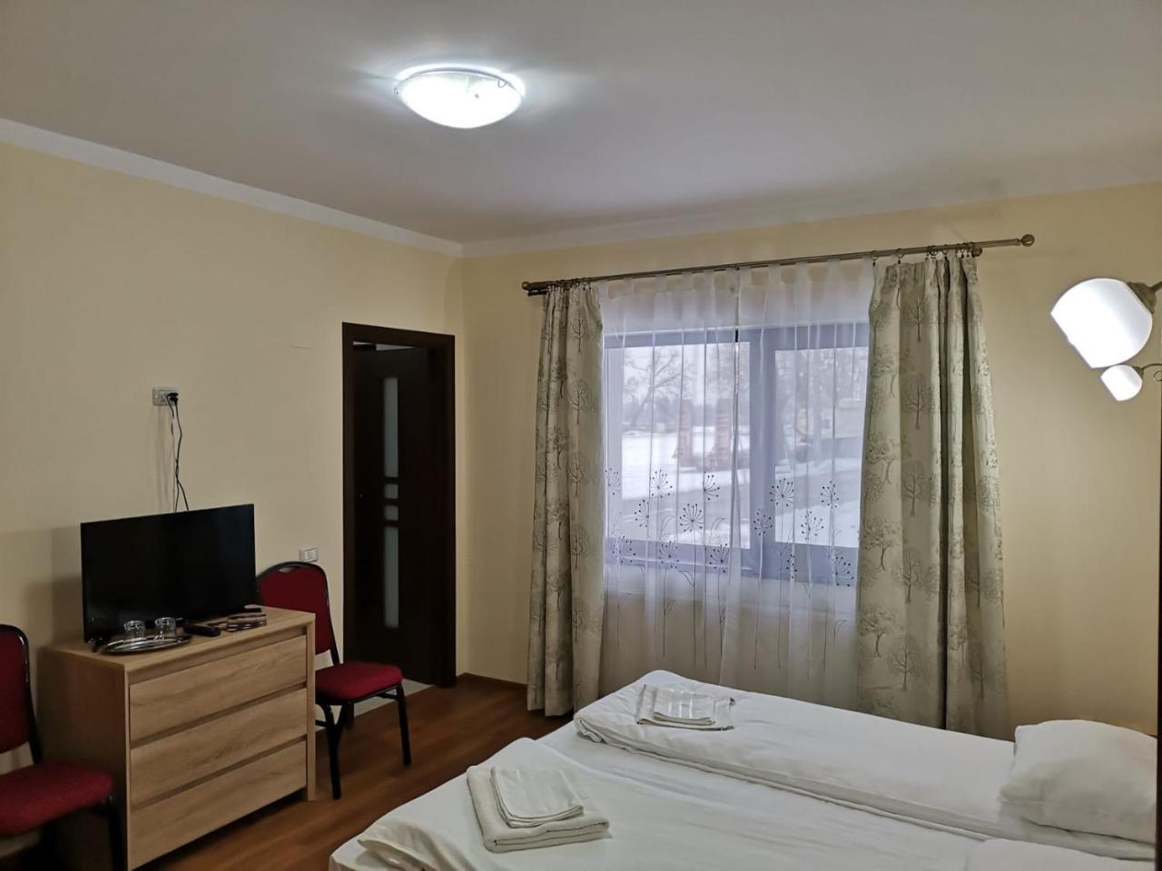 Hotel Fantanita Craiesei Făgăraş Esterno foto